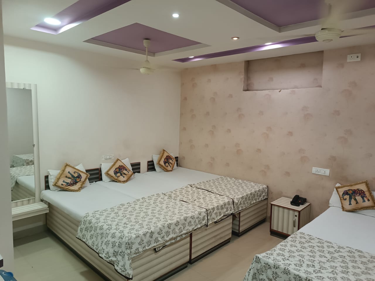New Rana Guest House - Tap to explore photos