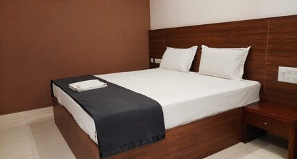 Hotel Chanakya Room Type - Deluxe Room