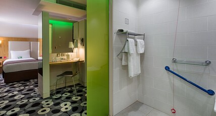 Holiday Inn SITTINGBOURNE Room Type - 1 King Standard Accessible