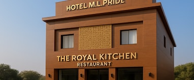 Hotel ML PRIDE -800 metre from railway station