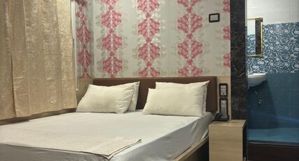 Hotel Iswar Room Type - DELUXE ROOM