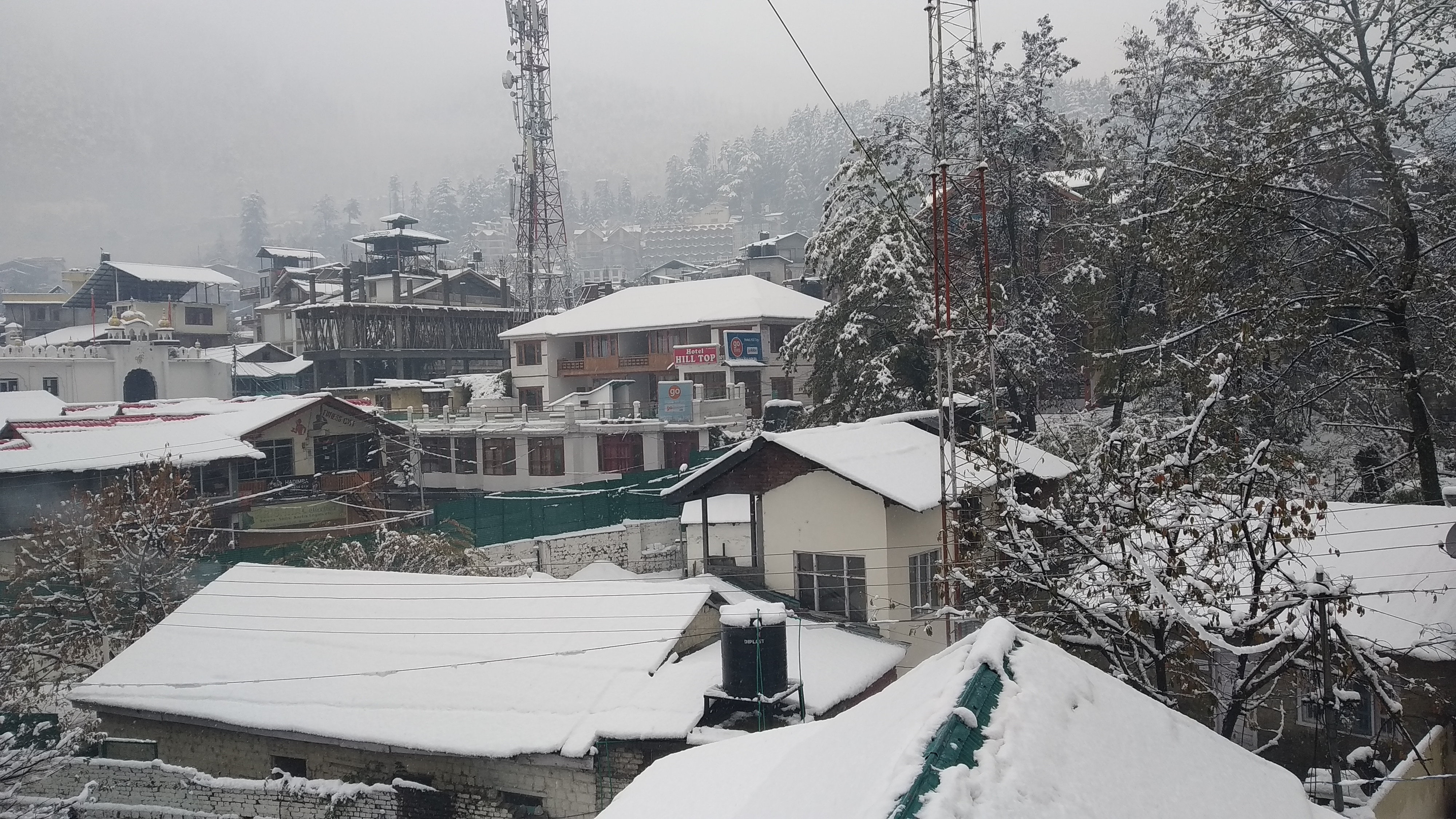 Hotel The Moon - Tap to explore photos