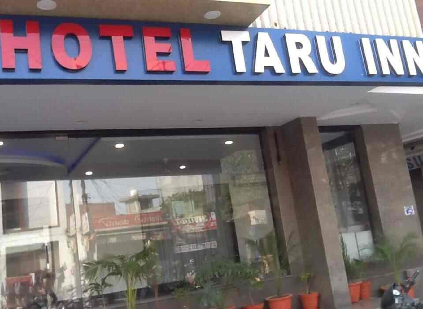 Hotel Taru Inn - Tap to explore photos