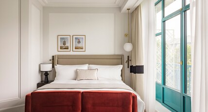 Kimpton St Honore Paris, an IHG Hotel Room Type - 1 King Bed Premium Balcony