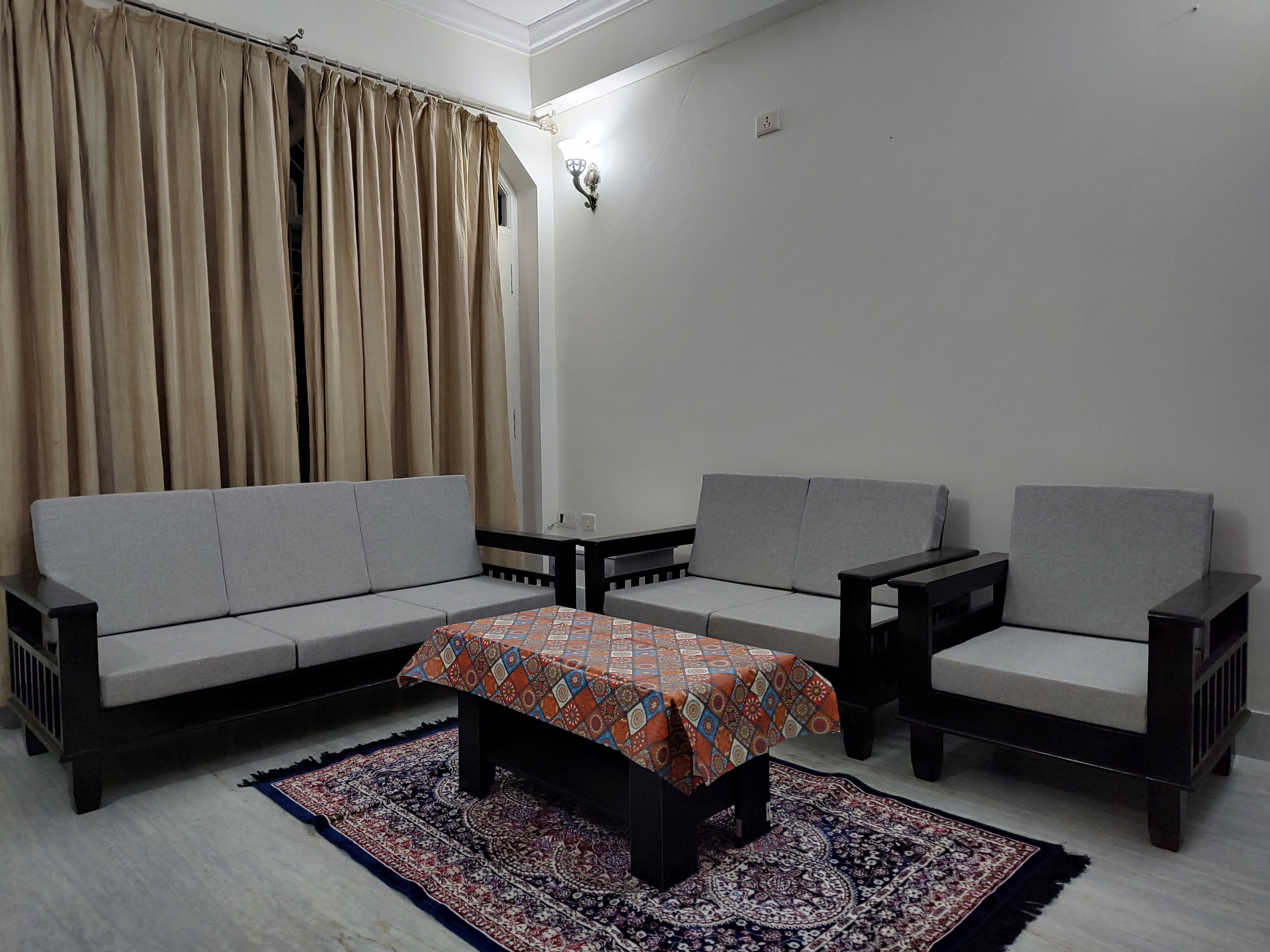 PJ 2 Luxury Home stay - Tap to explore photos