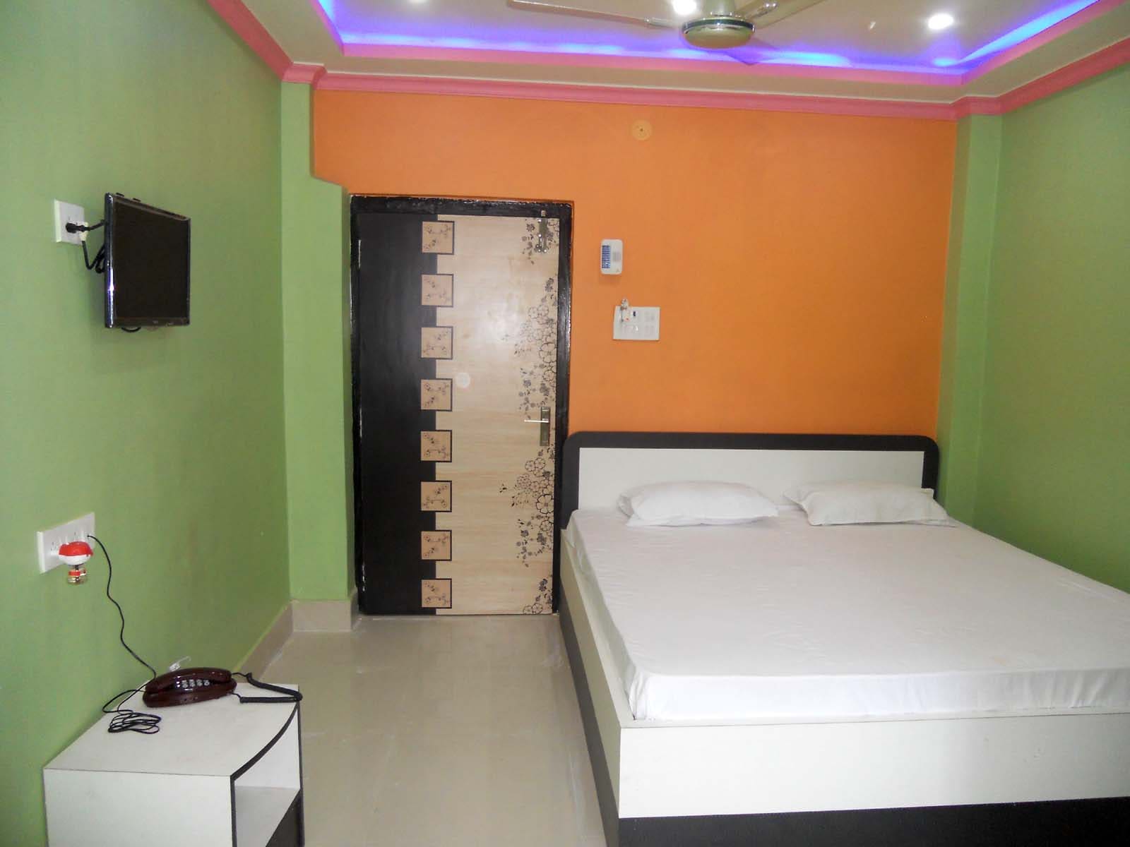 HOTEL GITANJALI RAIGANJ - Tap to explore photos
