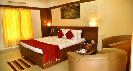 KSTDC Hotel Mayura Bhuvaneshwari Kamalapur Room Type - AC Deluxe Double