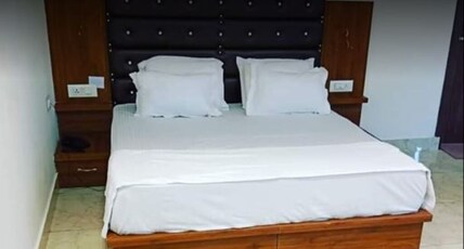 Hotel Starlite Room Type - Deluxe