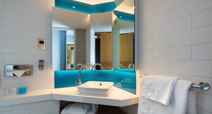 Holiday Inn Express CARDIFF BAY Room Type - 2 Single Standard with Free Hot Breakfast