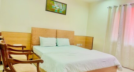 Hotel Chefs and Restaurant Room Type - Deluxe Room with City View King Bed
