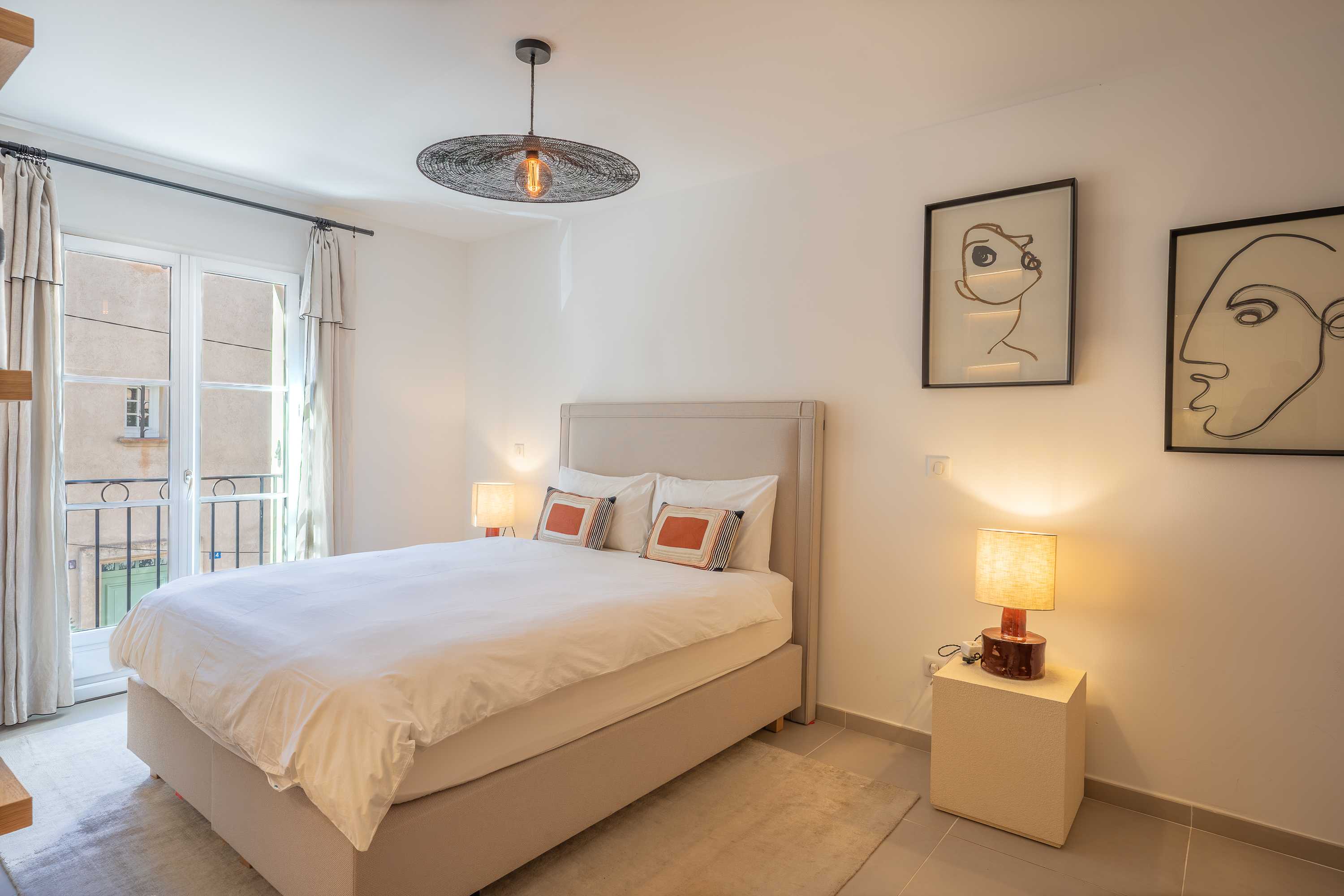 AC apartment with 1BDR/4P- Place des Lices - Tap to explore photos