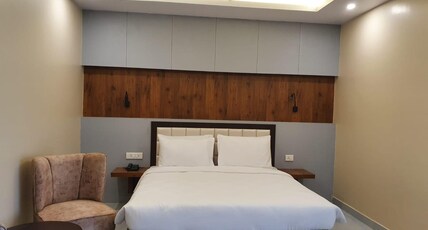 Hotel Palm International Room Type - Deluxe Room