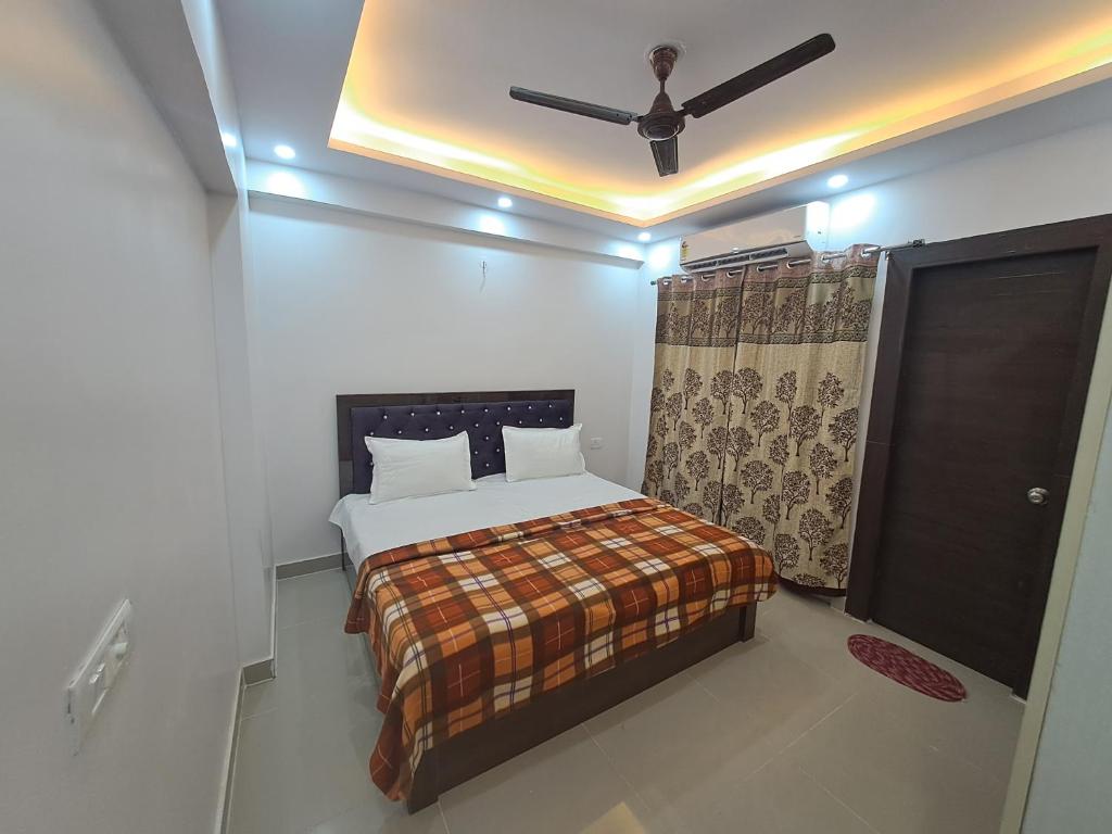 Gokul Homestay Apartment - Tap to explore photos