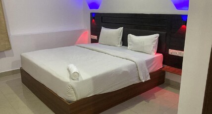 Golden 7 Hills  Room Type - Deluxe bed with City View
