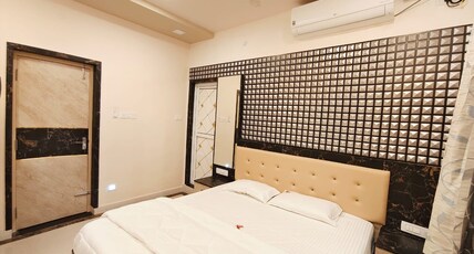 Sri Lakshmi inn Room Type - Standard King room