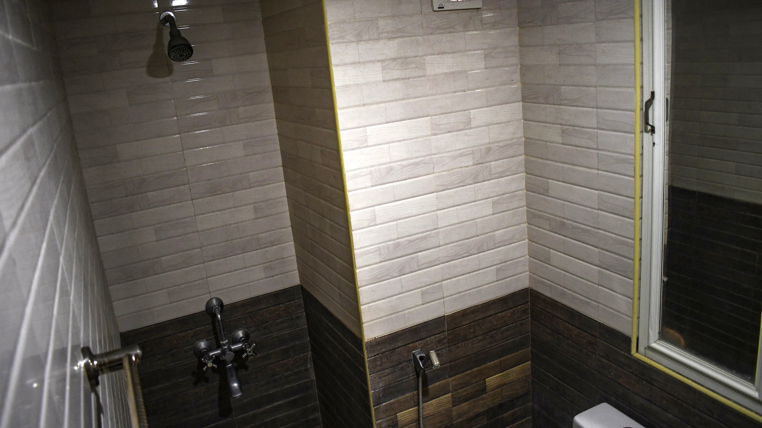 HOTEL STAAR WORLD - Tap to explore photos