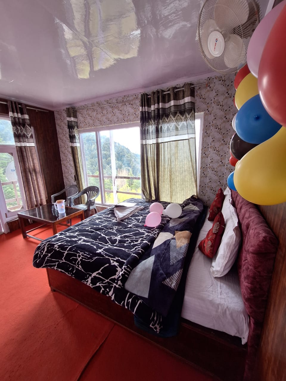 Hotel Himalaya - Tap to explore photos