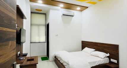 Maharani Hotel & Restaurant Room Type - Standard Room