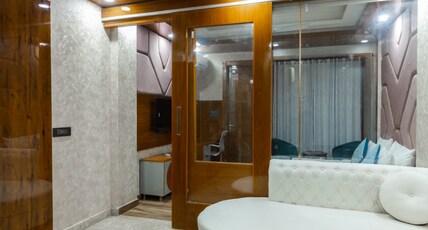 Platinum service apartment DLF Room Type - Platinum service apartment DLF