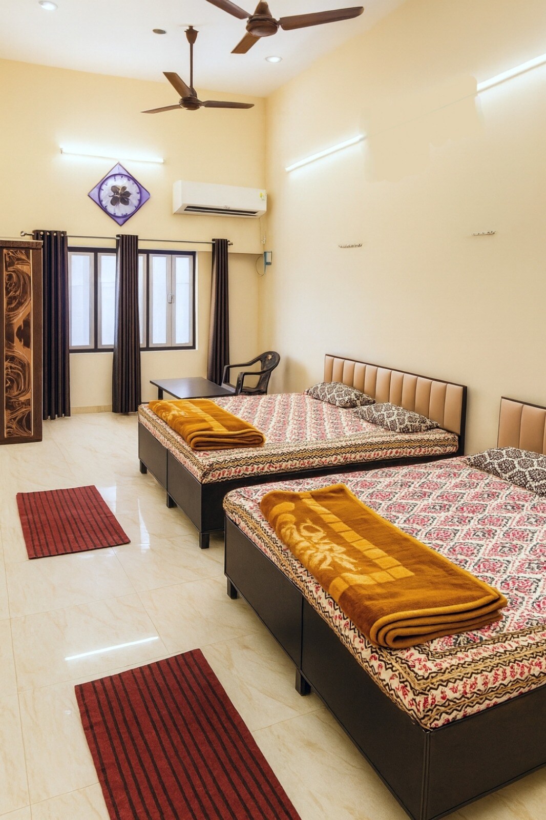 Shree Balaji Ashram Bhelupur b20/69-70 - Tap to explore photos