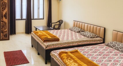 Shree Balaji Ashram Bhelupur b20/69-70 Room Type - Bedroom 1 2x2