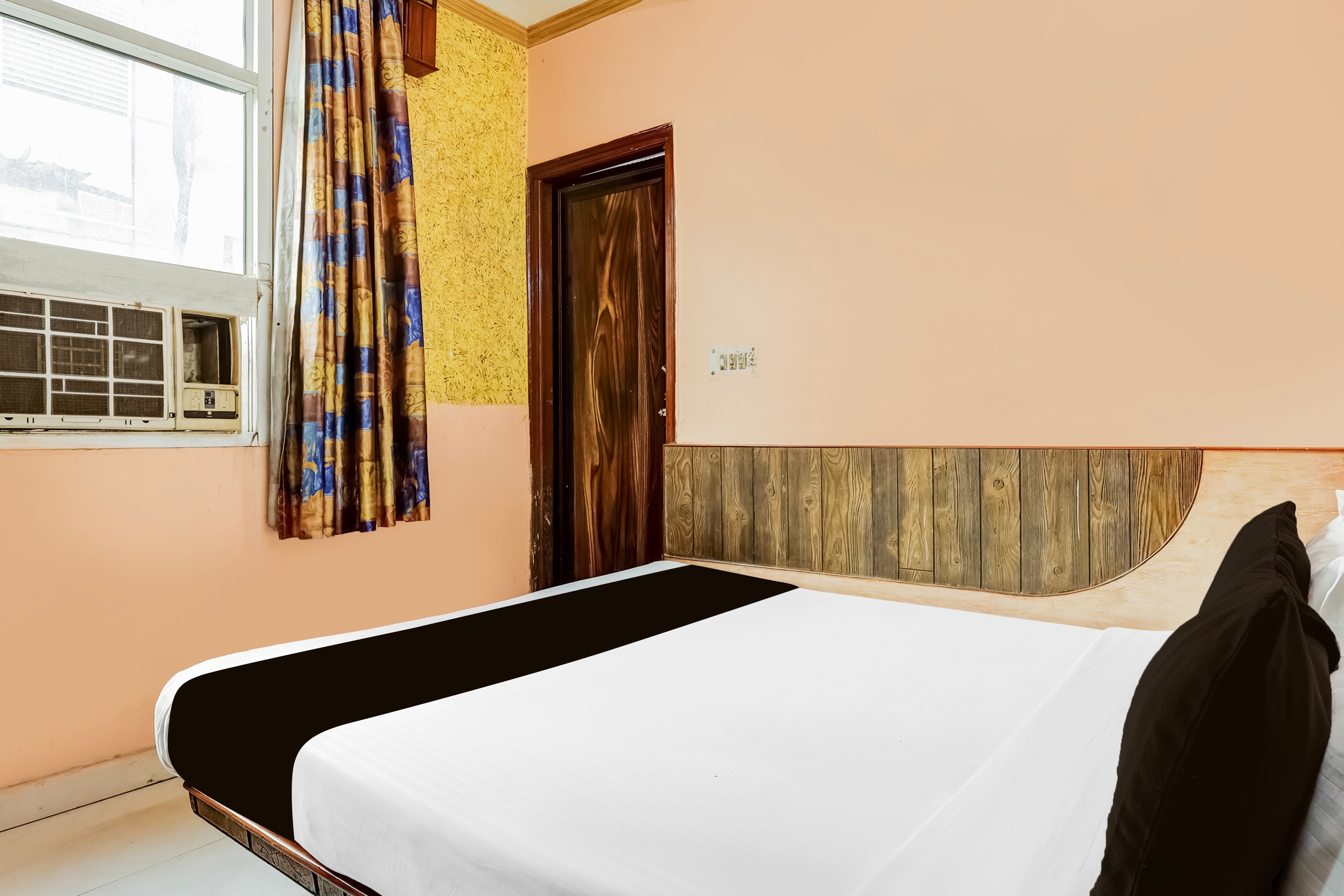 SPOT ON Hotel Ricky Deluxe - Tap to explore photos