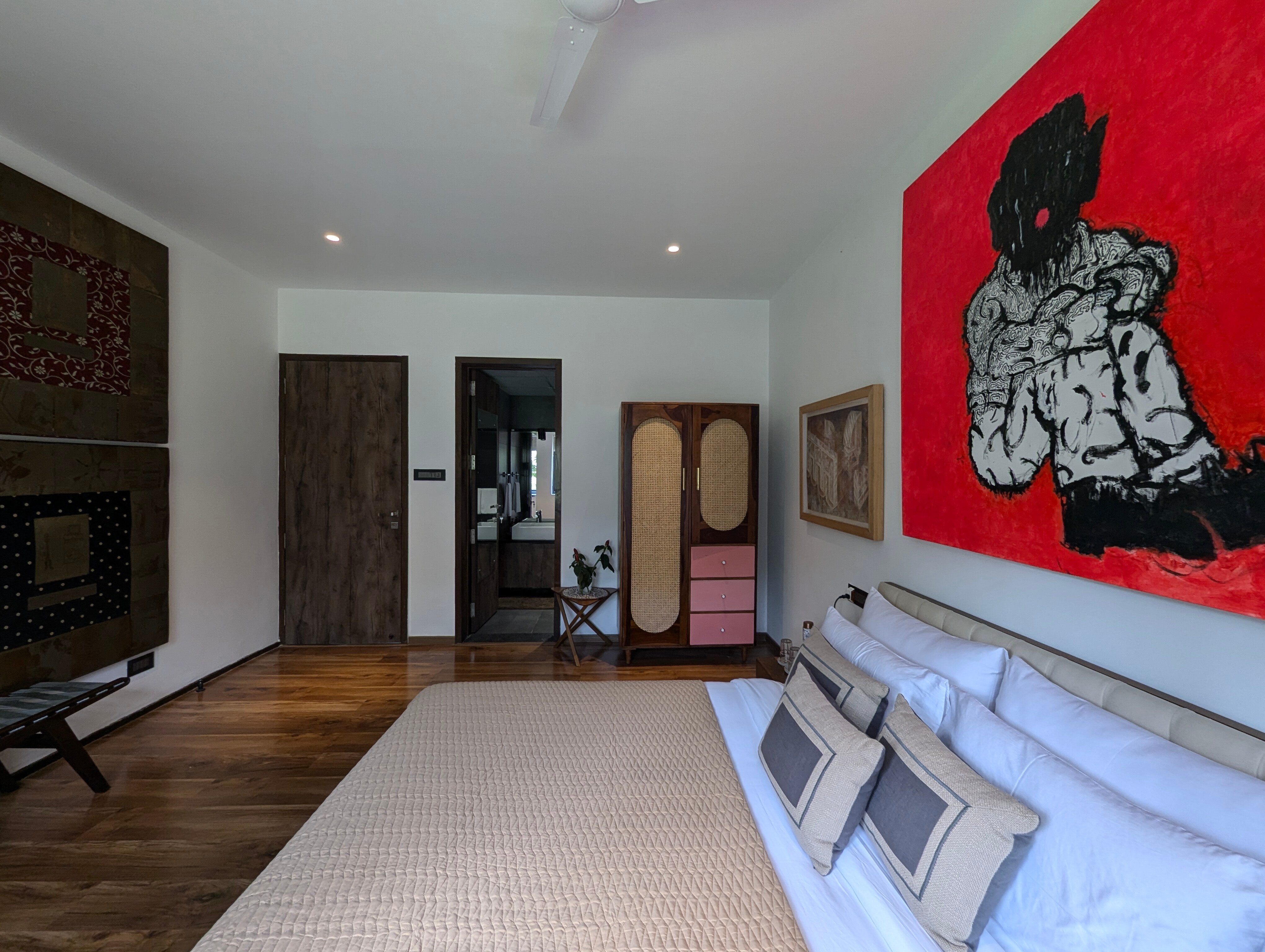 Ira Kabini - A LuxUnlock Private Villa - Tap to explore photos