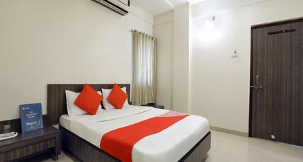 Hotel Shri Sai Murali - Sai Ganesh Group Room Type - Double Bed A.C. Room