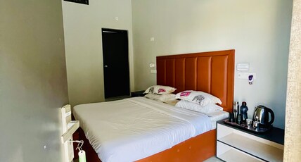 Aryan Marriage Garden Room Type - Bedroom 109 (Standard)