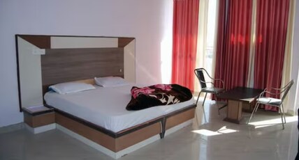 Hotel Jhansla By GRB Room Type - Family Room