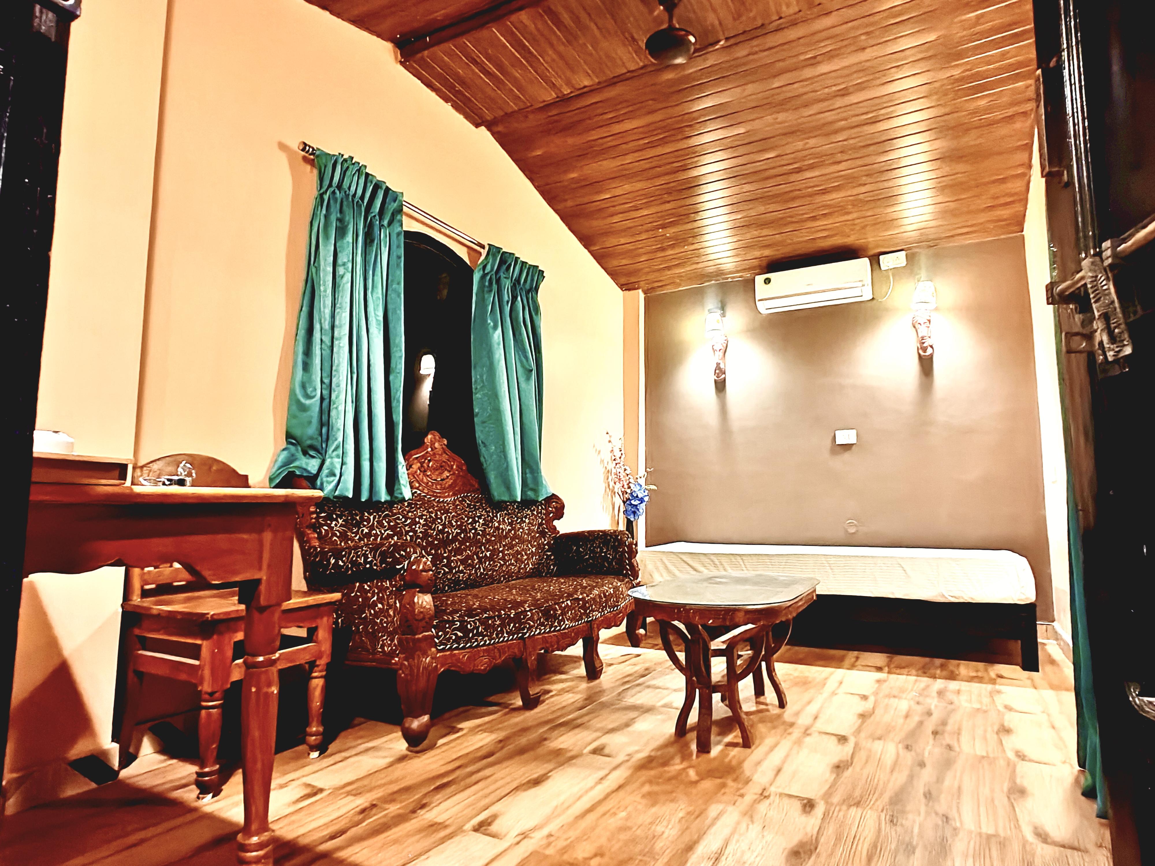 Bagh Kothi Wildlife Resort Tadoba - Tap to explore photos
