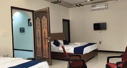 Shree ji palace hotel Room Type - Superior Family Room