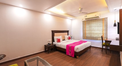 Hotel Maple Ridge Room Type - Deluxe Double Room Hotel Maple Ridge Room Type - Deluxe Double Room