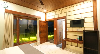 Lake Pleasant Villas |Cafe|A Luxe Stay Room Type - Birchwood Retreat