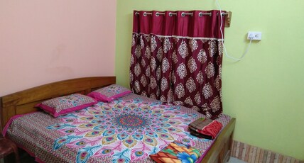 SHREE HARI GUEST HOUSE Room Type - DOUBLE BED NON A.C.