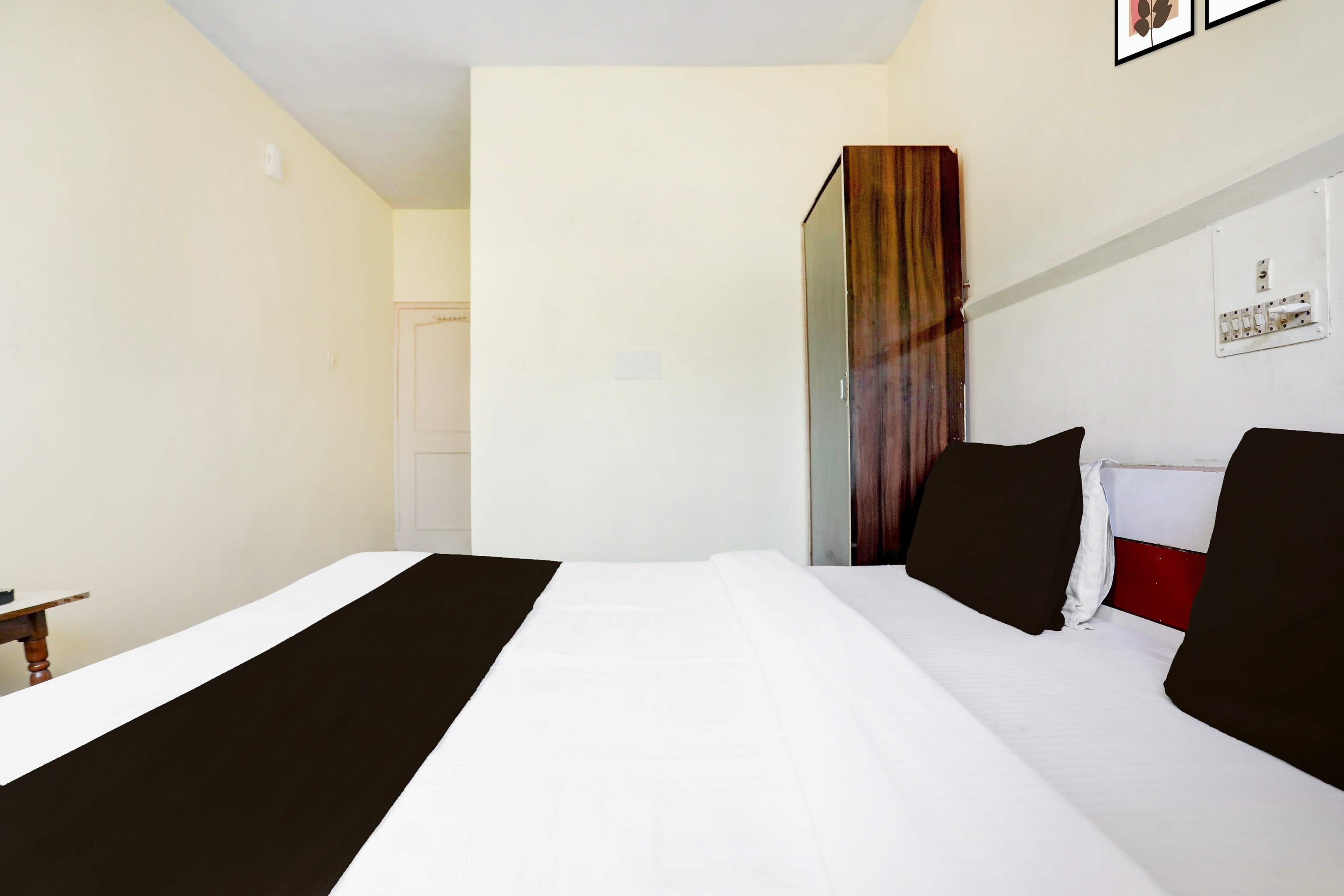 Collection O Lashkar Gwalior formerly Hotel Banjara - Tap to explore photos