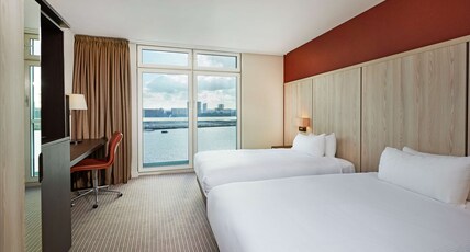 DoubleTree by Hilton Hotel London ExCel Room Type - TWIN GUEST ROOM
