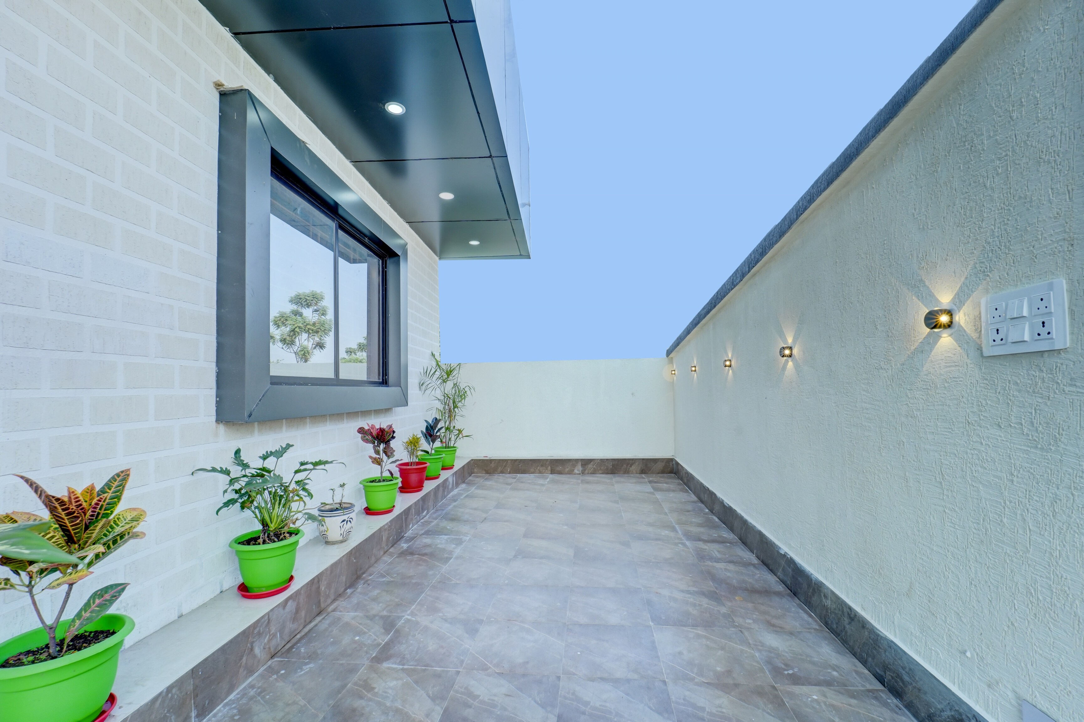 Hotel O Pari Shree - Tap to explore photos