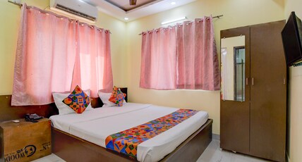 FabHotel Bhumi Inn Room Type - Deluxe Room