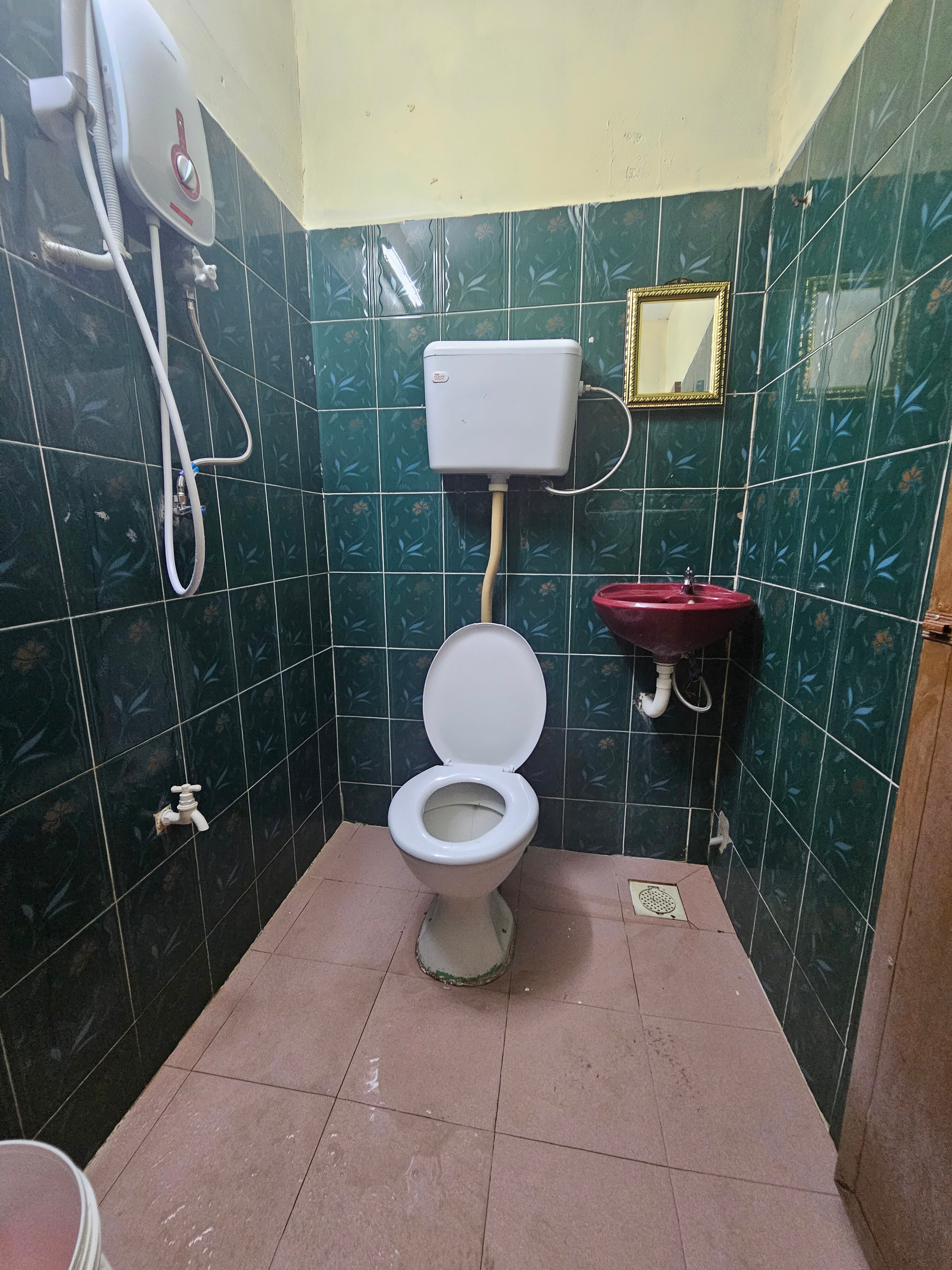 Hotel O Bintang Inns - Tap to explore photos