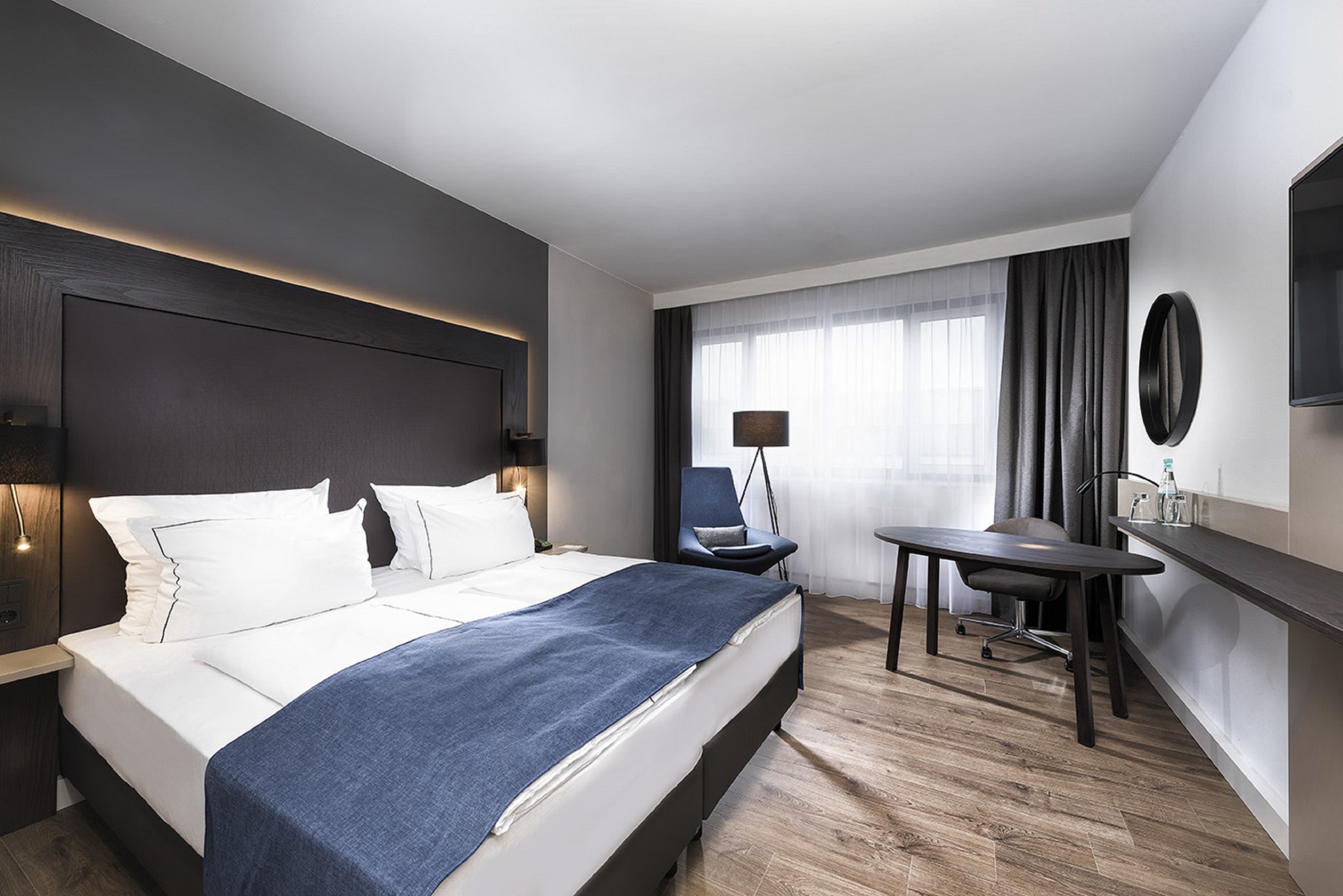 Holiday Inn Berlin City West - Tap to explore photos