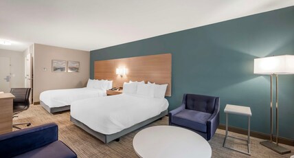 Best Western River Cities Room Type - Accessible - 2 Queen, Mobility Accessible, Bathtub, Larger Room, Sitting Area, Microwave And Refrige Best Western River Cities Room Type - Accessible - 2 Queen, Mobility Accessible, Bathtub, Larger Room, Sitting Area, Microwave And Refrige