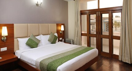 Ahuja Residency, Dlf Phase II Room Type - Executive Suite