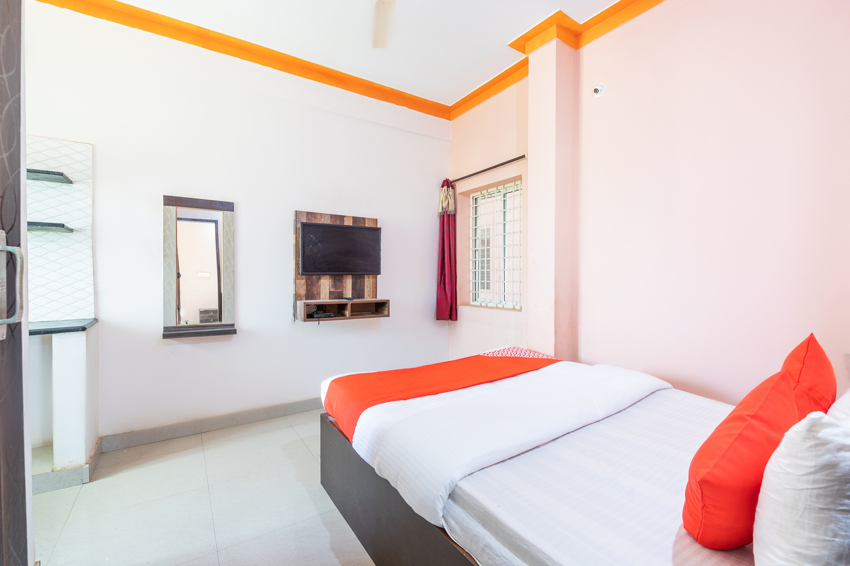 Hotel O Sri Sai Samrat Lodge - Tap to explore photos