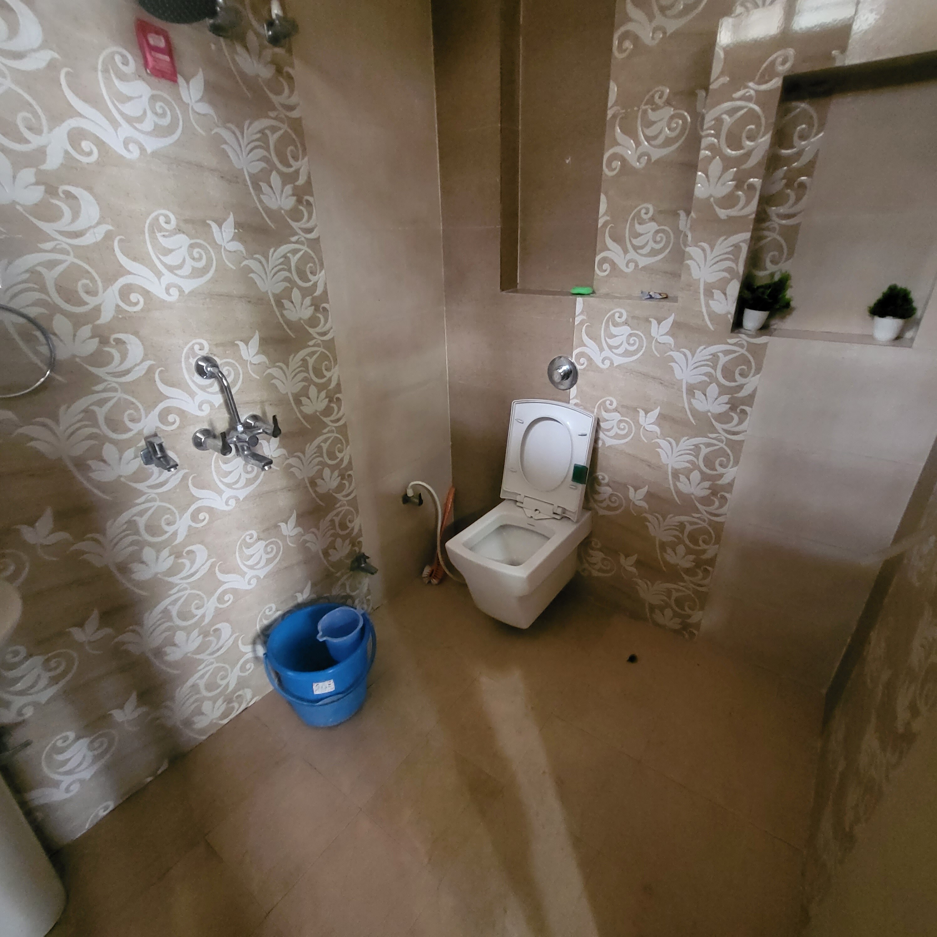 Room in a Villa Near SIDCUL Haridwar - Tap to explore photos