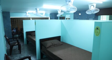 Bollinee Towers Hostel Room Type - Single Bed NON AC