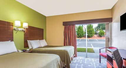 Howard Johnson by Wyndham Athens Room Type - 2 Double Beds, First Floor, Non-Smoking