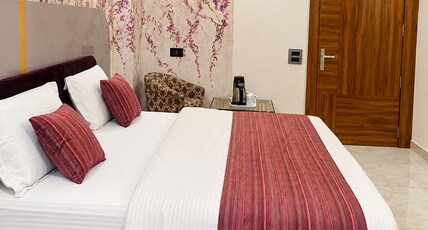 Hotel SVC Inn (Infront of Platform No.1 Railway Station) Room Type - Premium Room Hotel SVC Inn (Infront of Platform No.1 Railway Station) Room Type - Premium Room