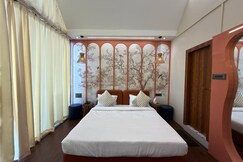 The Krishna Courtyard Luxury Duplex Cottage 02