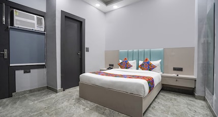 FabHotel The Royal - Near Yamuna Sports Complex Room Type - Premium Room